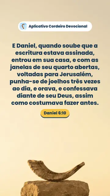 Imagem do versículo Daniel 6:10: E Daniel, quando soube que a escritura estava assinada, entrou em sua casa, e com as janelas de seu quarto abertas, voltadas para Jerusalém, punha-se de joelhos três vezes ao dia, e orava, e confessava diante de seu Deus, assim como costumava fazer antes.